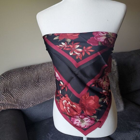 Oscar de la Renta Square Floral Satin scarf wrap - Picture 6 of 14